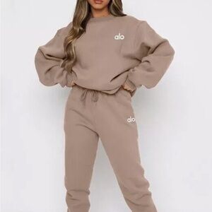 ALO Yoga Women's Tan Sweatpants & Jumpsuit Set